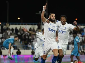 ليلٌ من التألق للنجمان كريم والجهاز الفني الهلال يحقق فوزًا كبيرًا على الأخدود بستة أهداف