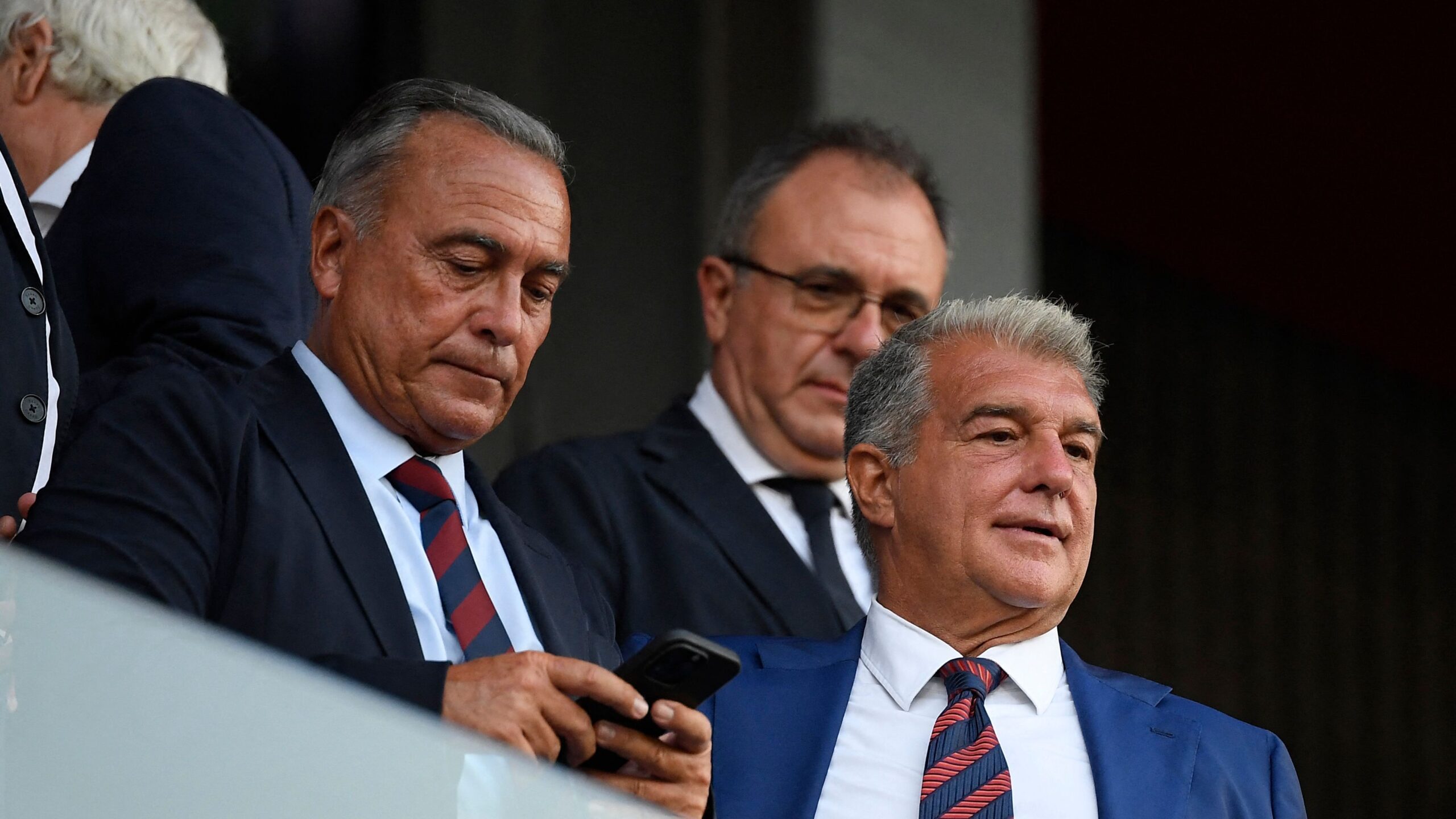 مكتشف جوارديولا يتعرف على رئيس برشلونة المؤقت وصلاحياته