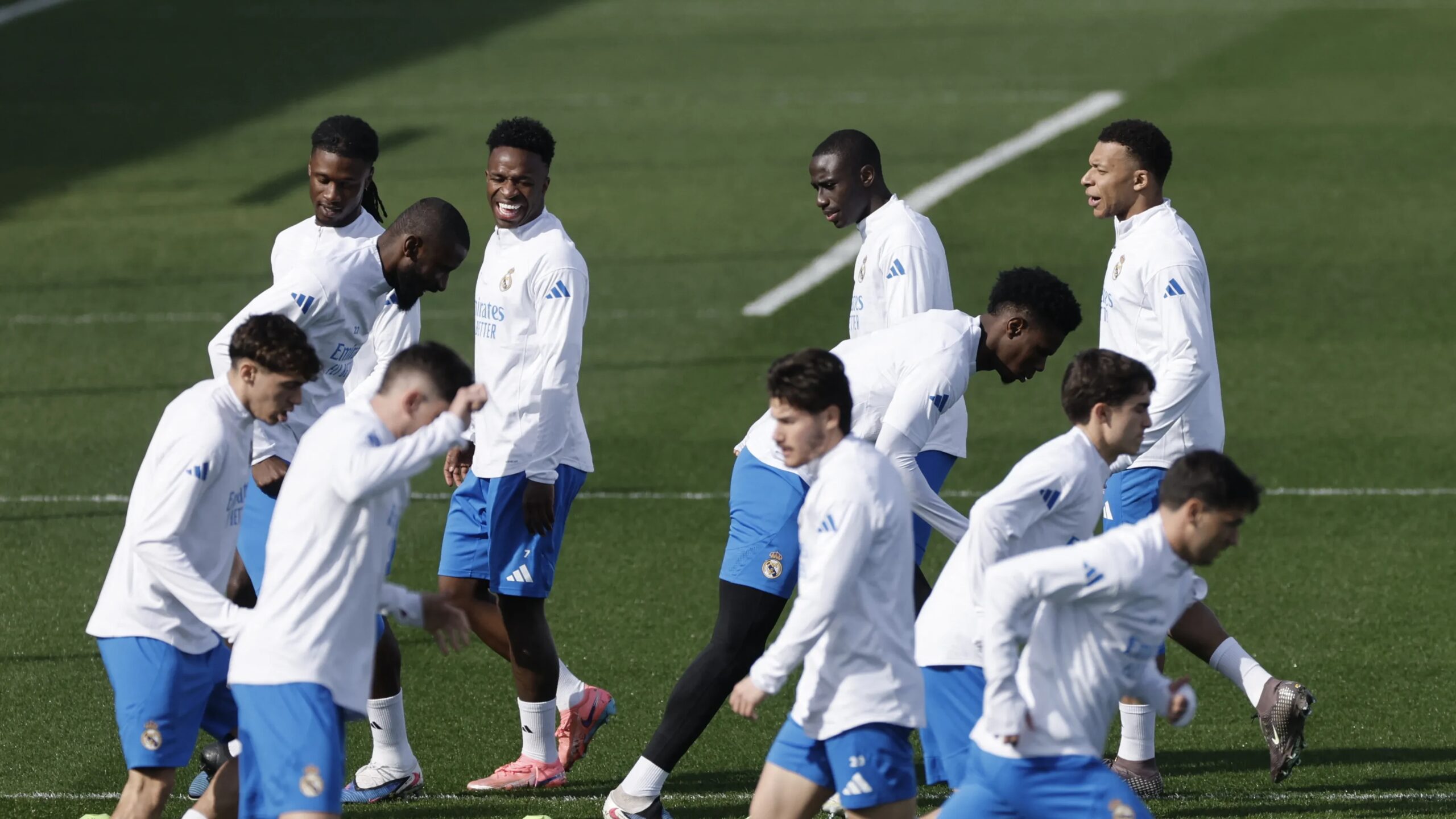 7 غيابات عن مران ريال مدريد قبل موقعة مانشستر سيتي وتطورات موقف مبابي