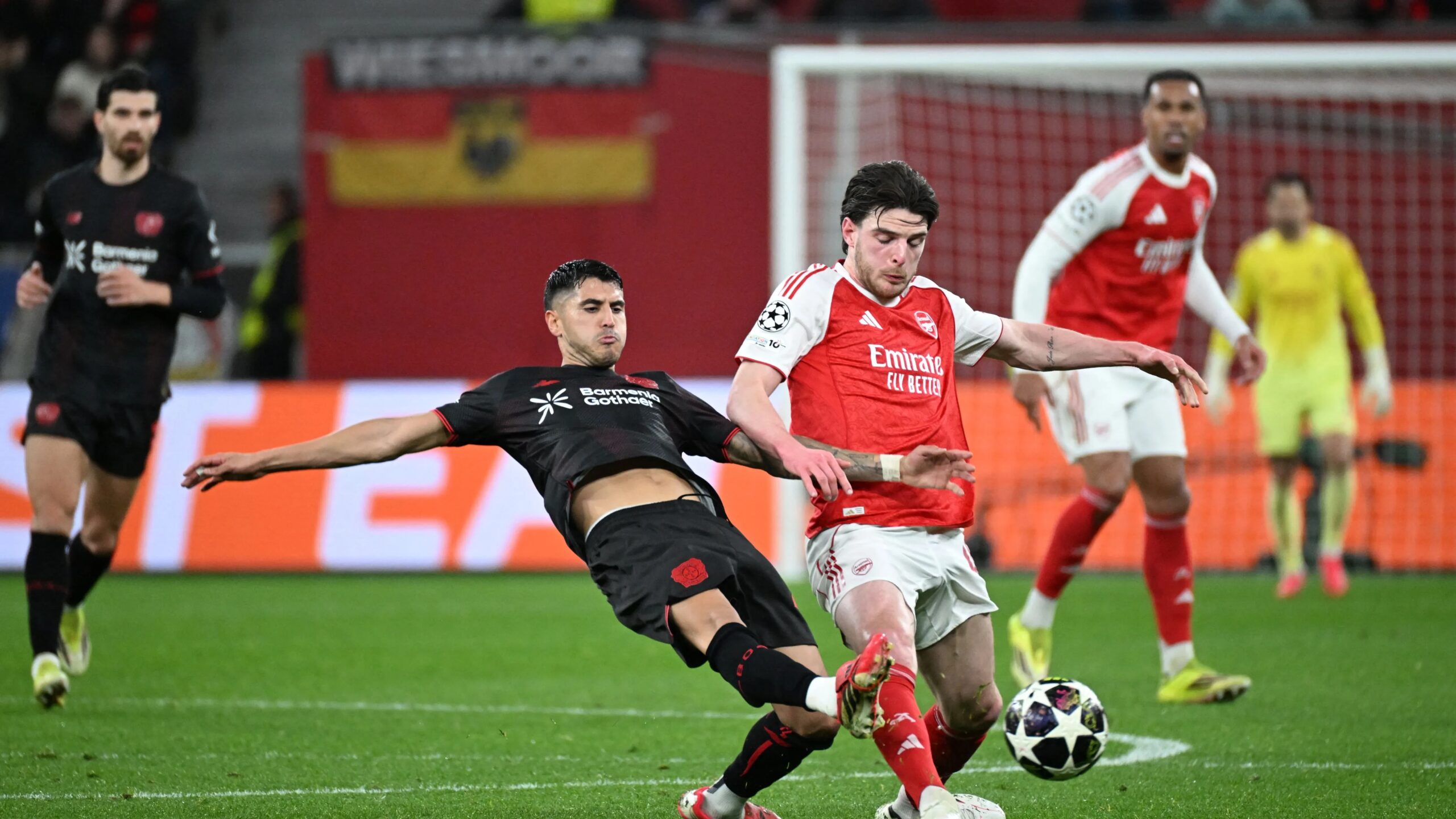 آرسنال يعاني مجددًا من ضعف دفاعه أمام ليفركوزن ويخسر مباراة مهمة