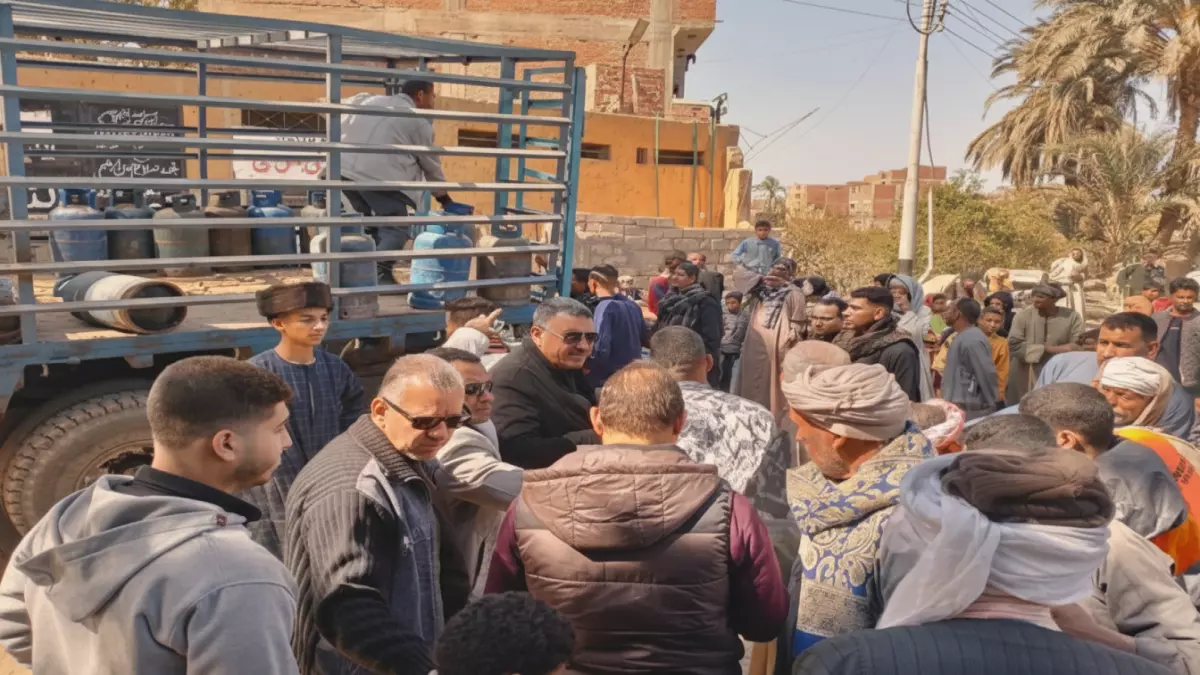 أزمة البوتاجاز تتفاقم في أسيوط خلال رمضان.. المحافظ يضاعف ضخ 56 ألف أسطوانة يومياً وسط انتشار السوق السوداء