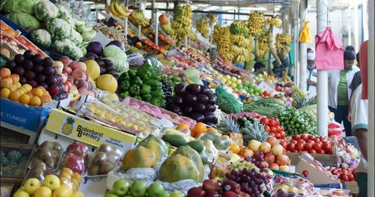 أسعار الخضر والفواكه تثير الجدل في رمضان.. برلماني يكشف معاناة الأسر بجهة الشرق