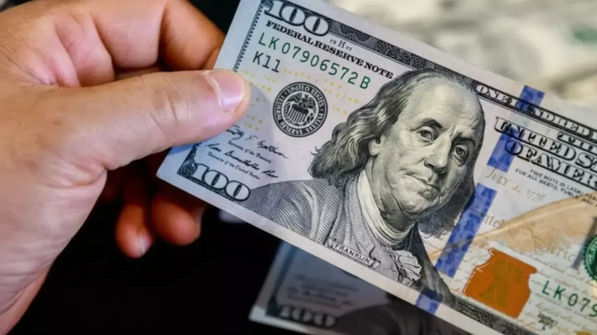 أسعار العملات تتراجع ببطء أمام الجنيه المصري وسط ترقب لحدث غير متوقع في الأسواق المالية