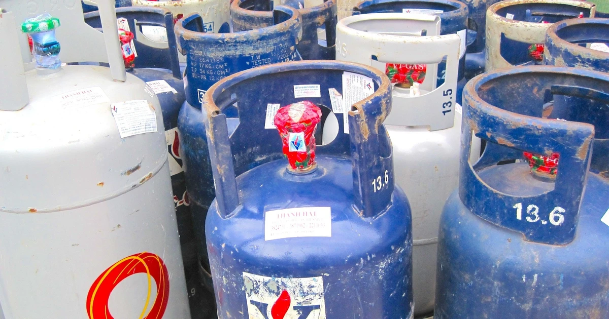 أسعار الغاز تتجاوز 500,000 دونغ فيتنامي للاسطوانة ذات سعة 12 كيلوغرامًا وسط ارتفاع غير مسبوق