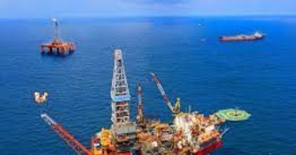 أسعار النفط العالمية تتصاعد بنسبة 20% وتسجل أعلى مستوى منذ يوليو 2022