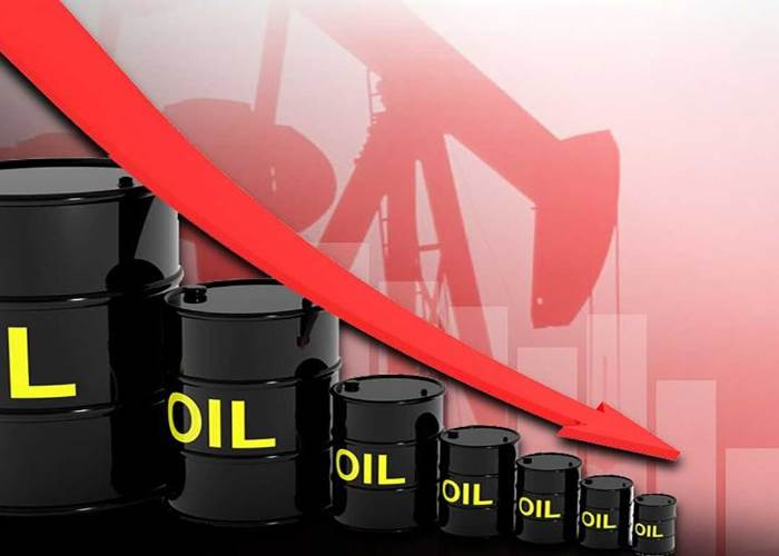 أسعار النفط تتراجع بشكل ملحوظ مع استمرارية التدهور في الأسواق العالمية