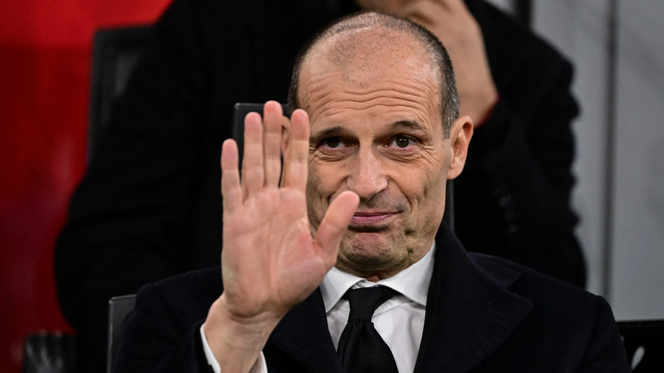 أليجري ميلان يفتقد ثلاثة لاعبين في الديربي ويرفض الدخول في حرب مع نجم إنتر