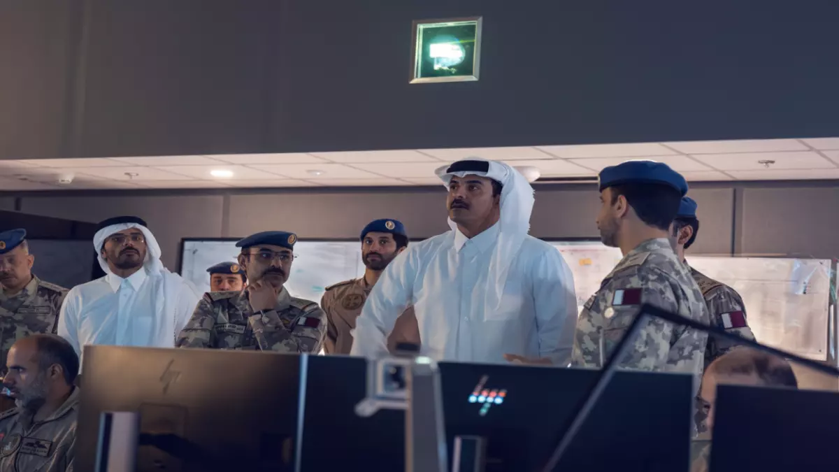أمير قطر يكشف عن مستوى الجاهزية العسكرية الاستثنائي ويستعرض تفاصيل ما شاهده في مركز العمليات الجوية