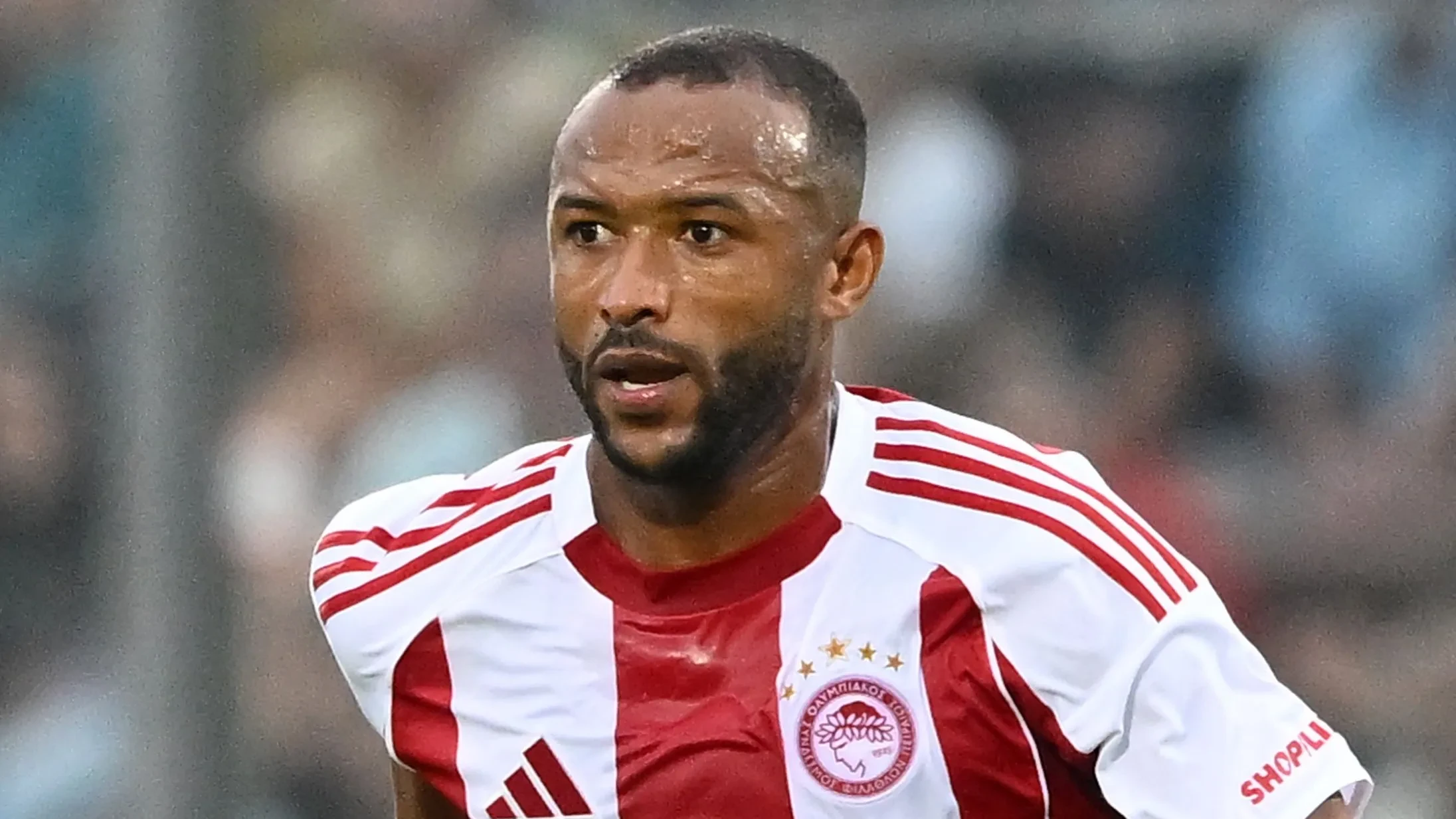 أولمبياكوس يوجه ضربة رسمية للكعبي ويفاجئه بقرار غير متوقع