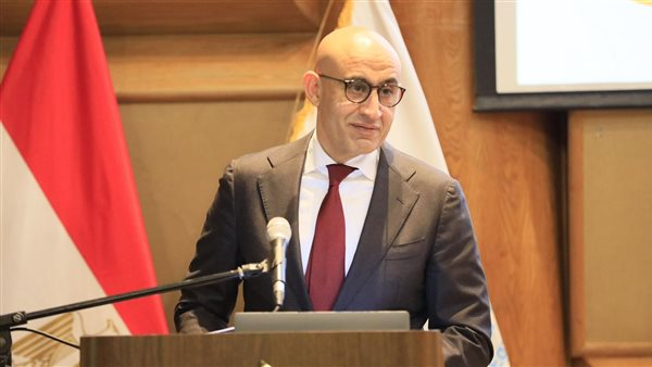 أولياء أمور الطلاب المصريين في الخارج يناشدون وزير التعليم للتدخل في أزمة الطيران الحادة وتأثيرها على عودتهم إلى الوطن