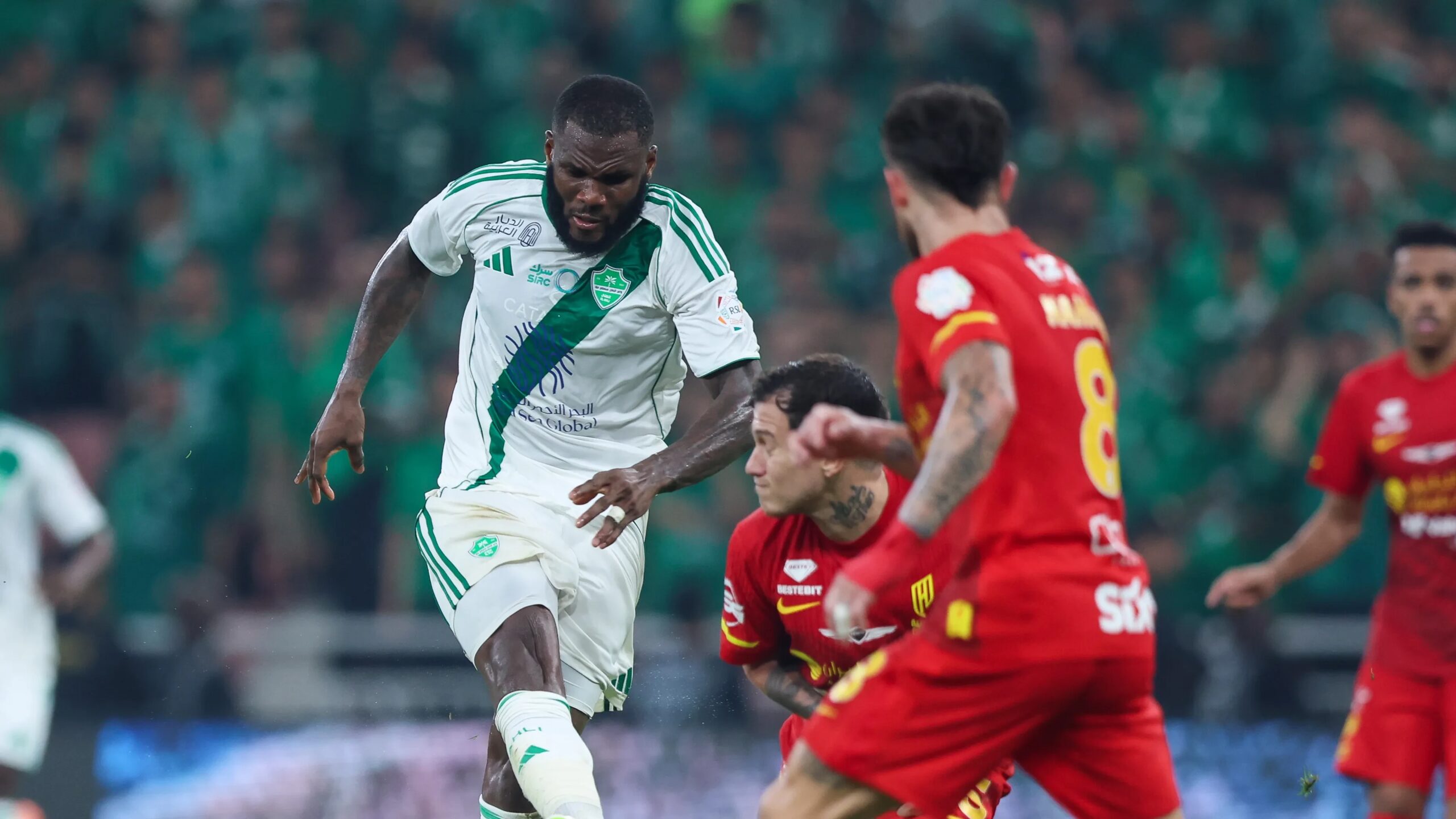 أيسله يحشد أسلحته وتذكرة الخروج تنتظر ثنائي الأهلي أمام القادسية