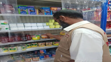 إدارة صناعة وتجارة عدن تشن حملات رقابية مستمرة لضبط الأسعار ومراقبة الأسواق في رمضان