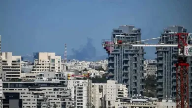 إصابات في تل أبيب نتيجة سقوط حطام "صاروخ انشطاري".. تصاعد التحذيرات من هجوم إيراني وسط تكرار صفارات الإنذار