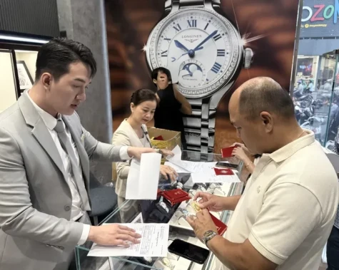 ارتفاع غير مسبوق في سعر الذهب يهز الأسواق.. و1.2 مليون دونغ فيتنامي زيادة لكل تايل