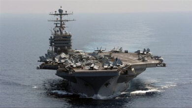 استهداف مسيرات حاملة الطائرات أبراهام لينكولن يثير التوترات في مصر