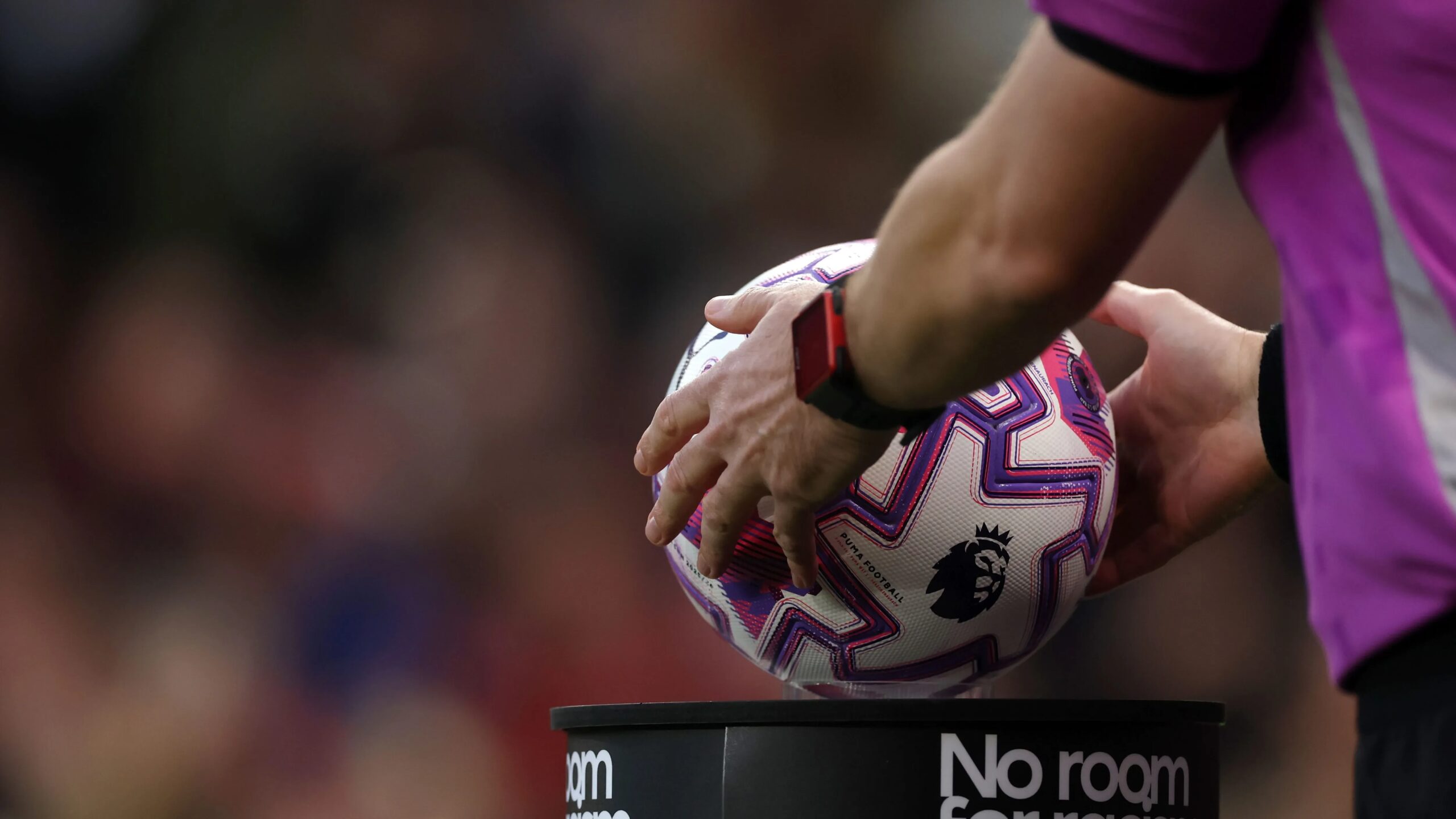 اعتقال نجم مانشستر سيتي السابق بسبب مشاجرة بعد ضمان سلامته