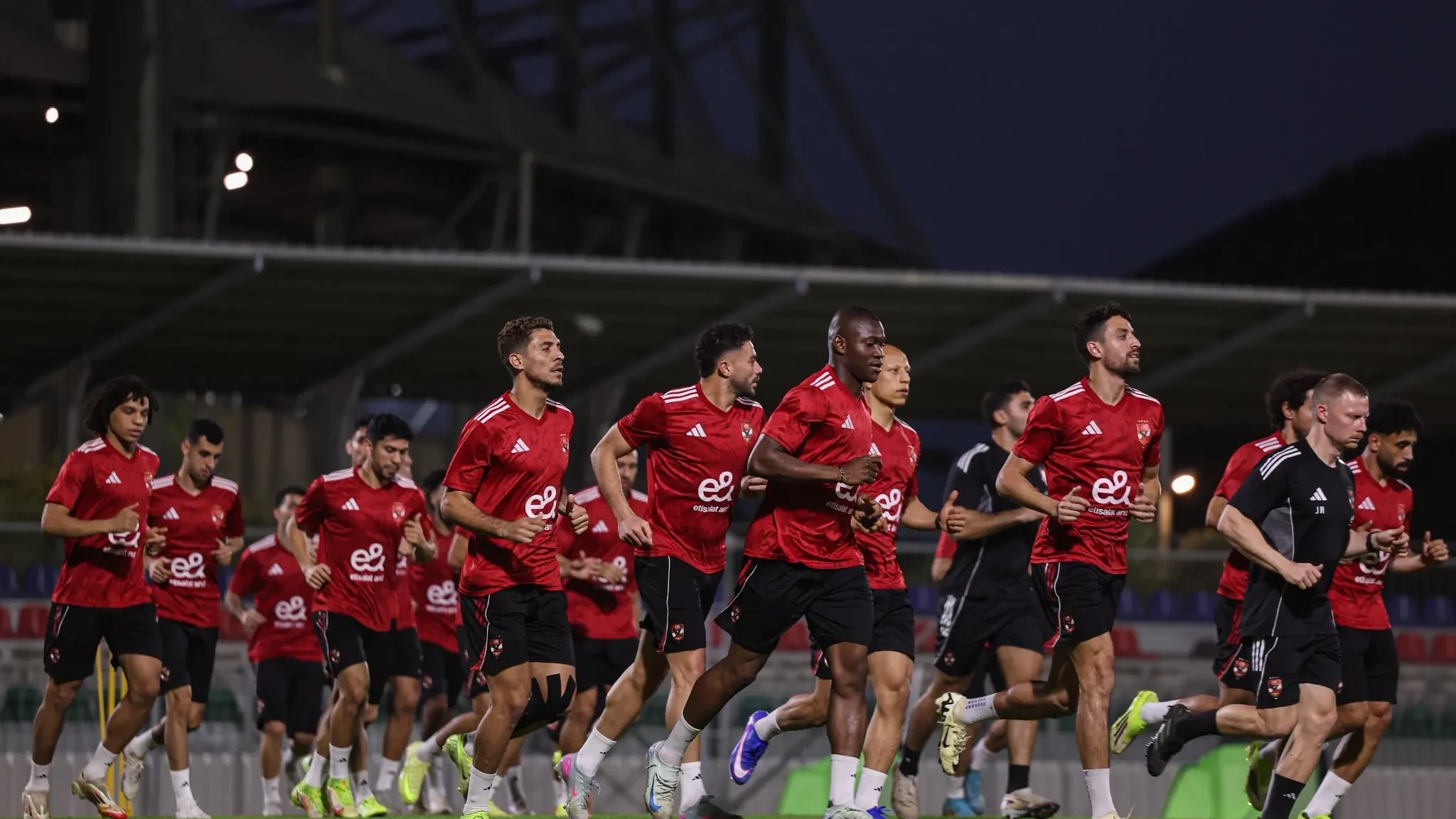 الأهلي المصري يعلن إصابة نجمه برباط صليبي ويضع مستقبل الفريق على المحك