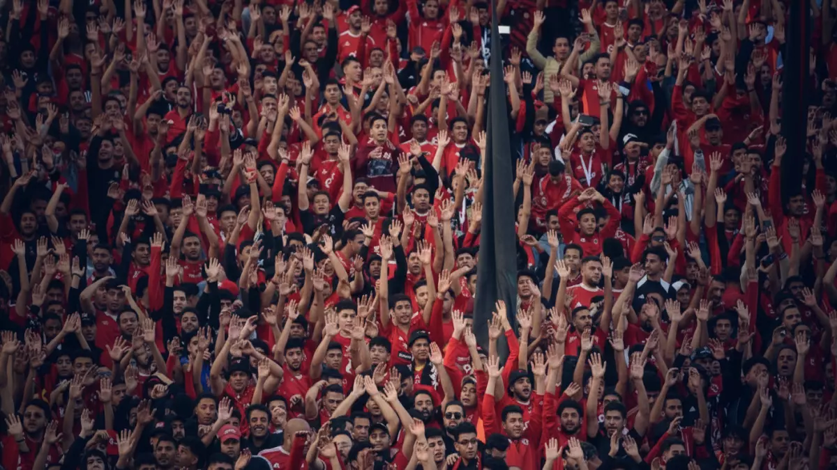 الأهلي يتخلى عن جماهيره رسمياً.. قرار مفاجئ يهدد زحف القلعة الحمراء قبل مواجهة الترجي ويثير الجدل