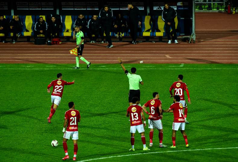 الأهلي يستعد لمواجهة الجيش في مباراة عاجلة ضمن الدوري الكروي