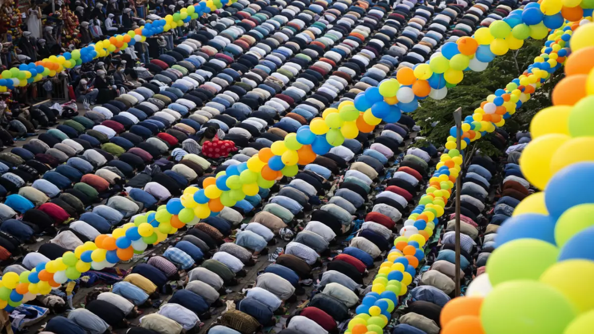 البحث الفلكي يحسم الجدل.. عيد الفطر 2026 في مصر بين الجمعة أم السبت؟ قرار تحديد الموعد سيحدد مصير إجازتك وتساؤلات الصيام والاحتفال