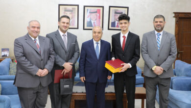 التربية تُكرم الطالب الحائز على الميدالية الذهبية في الأولمبياد الدولي للحوسبة للناشئين تقديراً لإنجازه المتميز