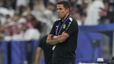 الحسين عموتة يتولى تدريب فريق الوداد الرياضي بشكل رسمي ويبدأ مهمته الجديدة في قيادة النادي نحو الإنجازات