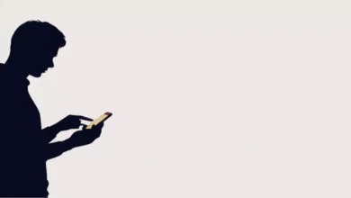 الحكم الشرعي النهائي لقراءة الحائض للقرآن عبر الهاتف.. علماء يُحسمون الجدل ويضعون النقاط على الحروف