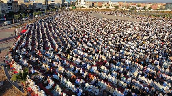 الحكومة المغربية تقرر منح إجازة استثنائية لموظفي الدولة بمناسبة عيد الفطر لتعزيز الروح الوطنية والترابط الاجتماعي