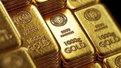 الذهب يقفز 1.75% مع تراجع الدولار والنفط يدعم المكاسب