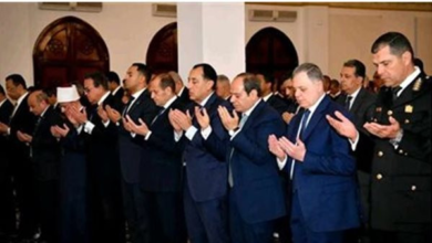 الرئيس السيسي يؤدي صلاة الجمعة في مسجد المشير طنطاوي بمناسبة ذكرى يوم الشهيد