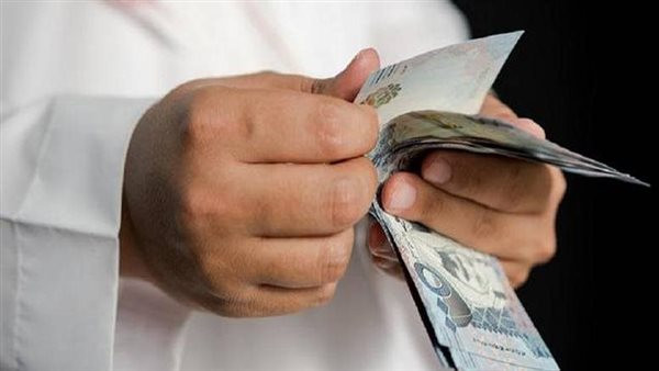 السعر الرسمي للريال السعودي في البنوك المركزية والخاصة اليوم السبت يثير اهتمام المستثمرين والمتعاملين