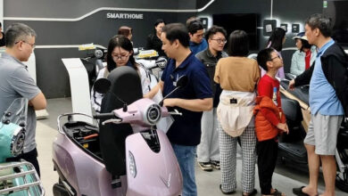 السيارات الكهربائية تتصدّر المشهد: الحلم الأخضر الذي يُغير قواعد السوق ويجذب العملاء