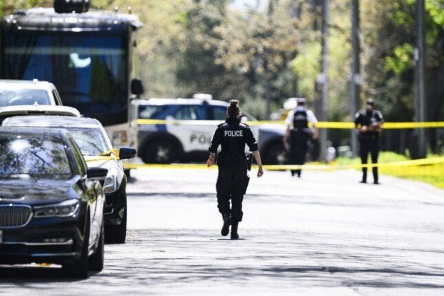 الشرطة الكندية تغلق محيط القنصلية الأمريكية في تورنتو عقب حادث إطلاق نار عنيف يشهد تصعيدًا أمنيًا في المدينة