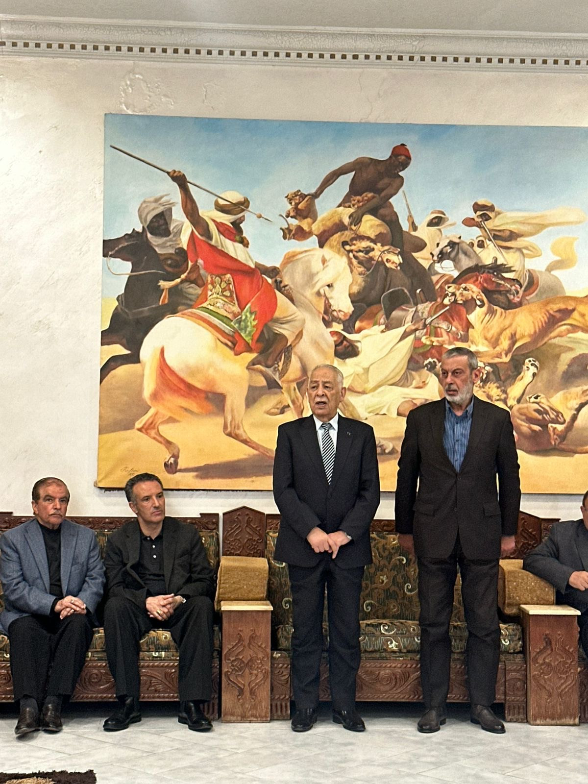 العيسوي ينقل تعازي الملك وولي العهد إلى عشيرتي الفايز والخريشا في وفاة الراحل