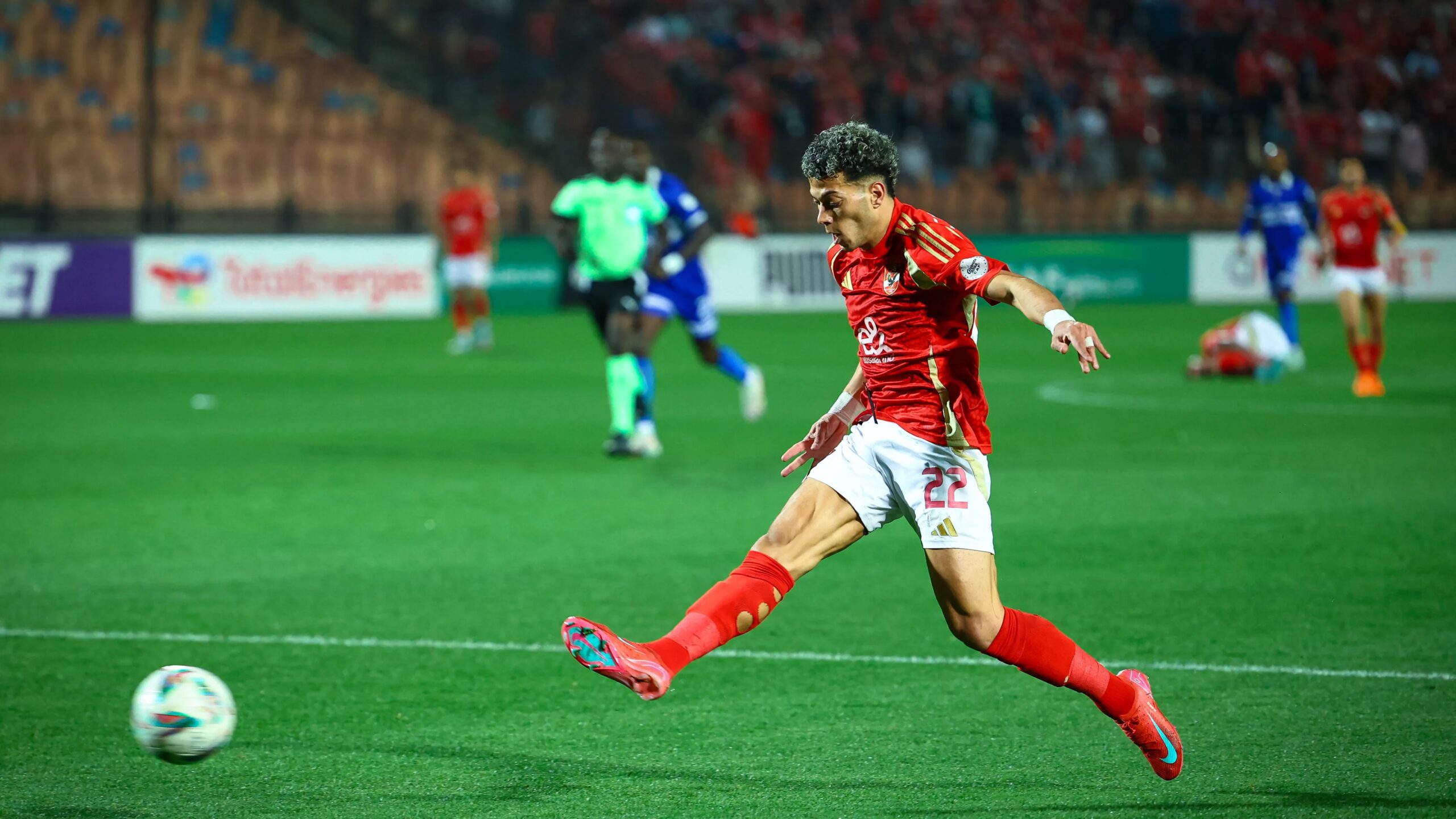 القنوات الناقلة لمباراة الترجي والأهلي في دوري أبطال إفريقيا 2025-2026 وكيف تشاهدها عبر الإنترنت