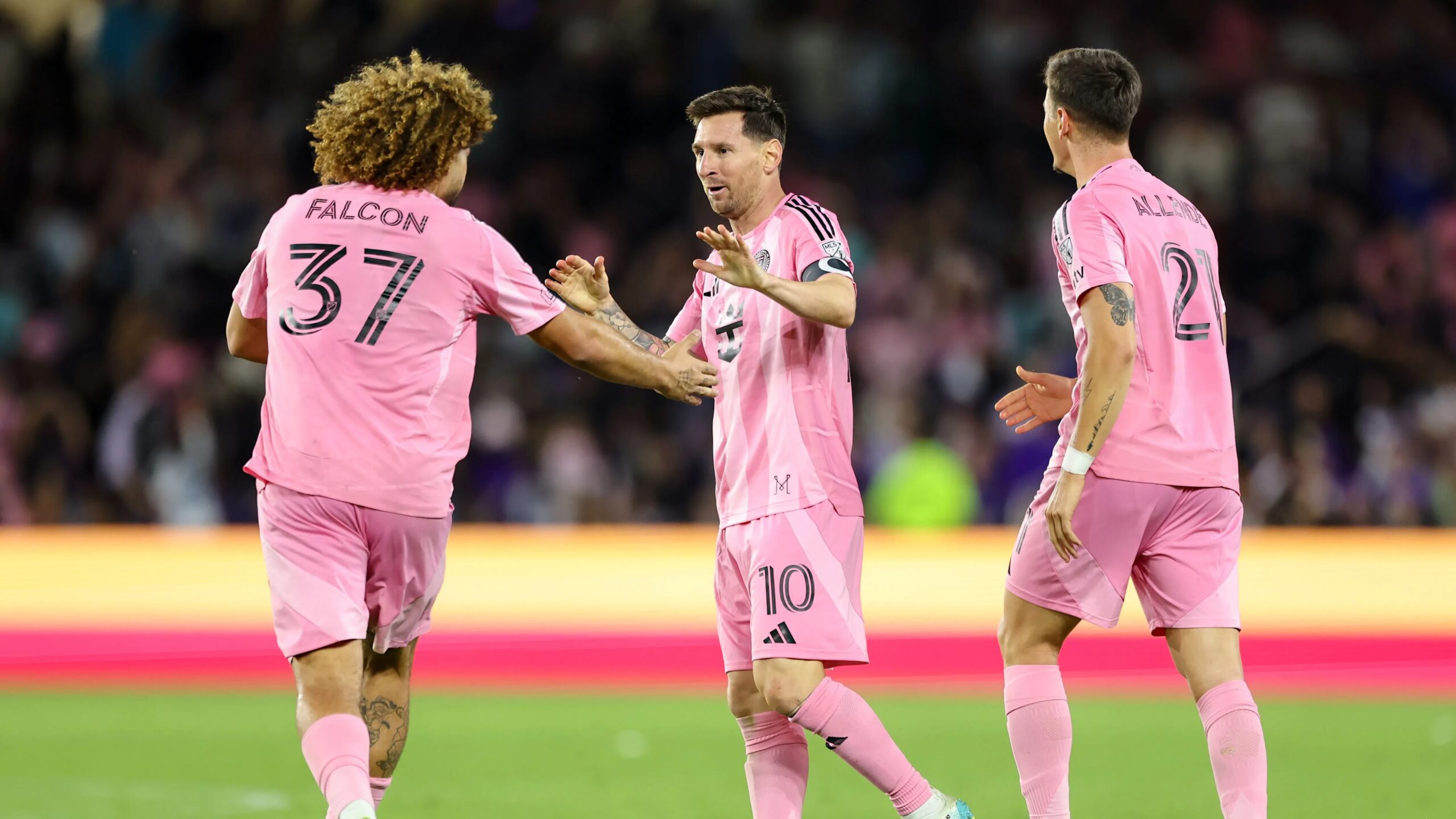 القنوات الناقلة لمباراة دي سي يونايتد وإنتر ميامي في الدوري الأمريكي 2026 وكيفية مشاهدتها عبر الإنترنت