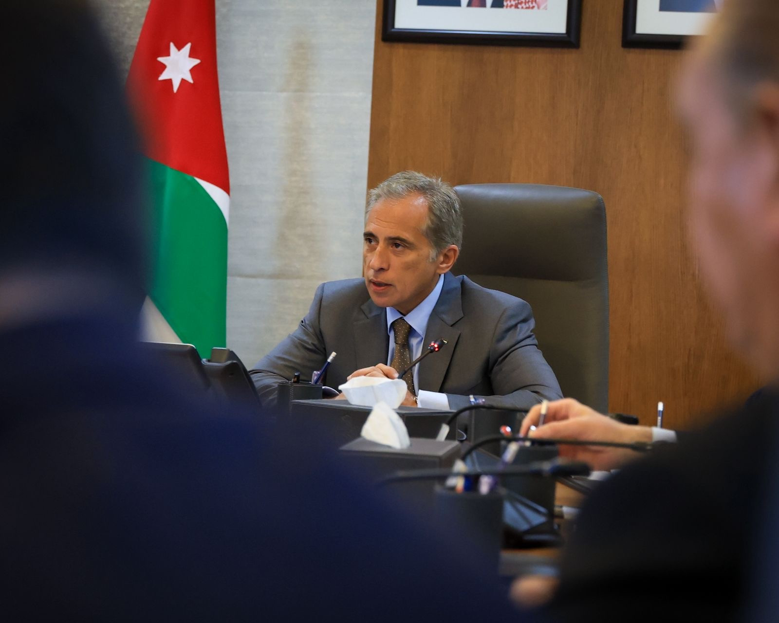 المجلس الأعلى للأمن الغذائي يؤكد خلال اجتماع مع حسان: مخزون المملكة من المواد الغذائية الأساسية والتموينية آمن ويكفي لعدة أشهر