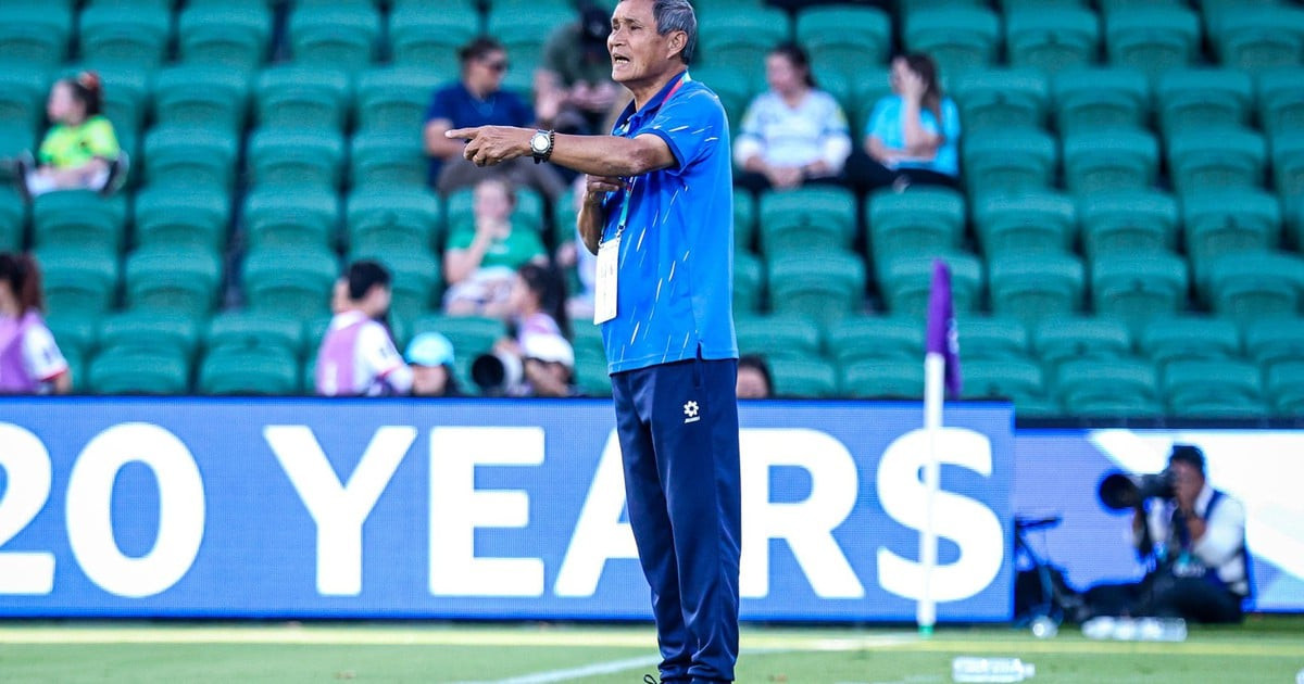 المنتخب الوطني الفيتنامي للسيدات يُمنى بالفشل في بلوغ ربع نهائي البطولة الآسيوية ويودع المدربة ماي دوك تشونغ الفريق