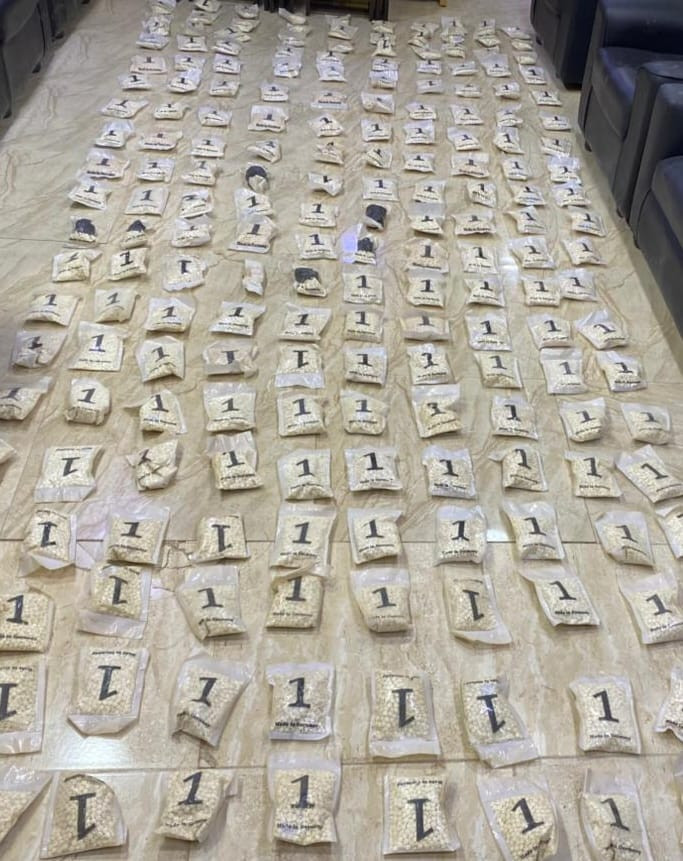 المنطقة العسكرية الشرقية تُحبط محاولتي تهريب مواد مخدرة عبر استخدام البالونات في عملية نوعية وناجحة