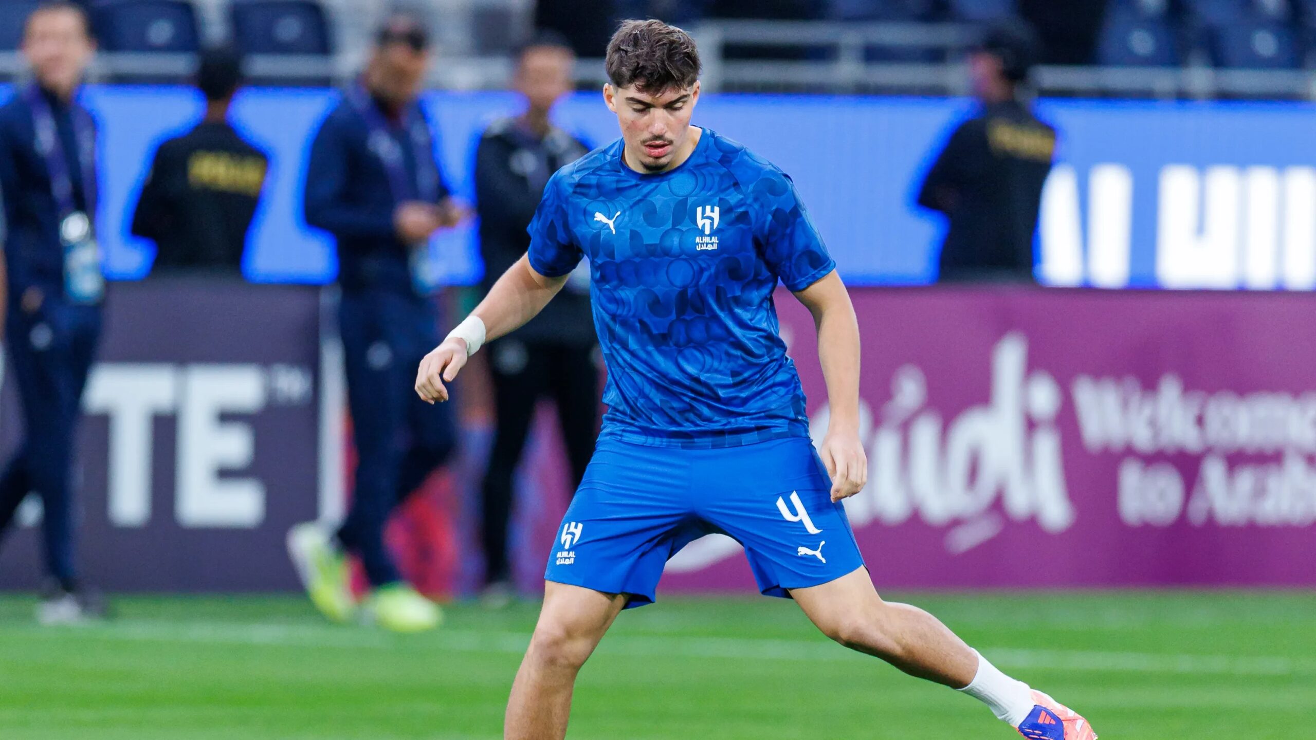 الهلال يعلن نجاح عملية أكتشيشيك وموقفه من نخبة آسيا بعد الإصابة