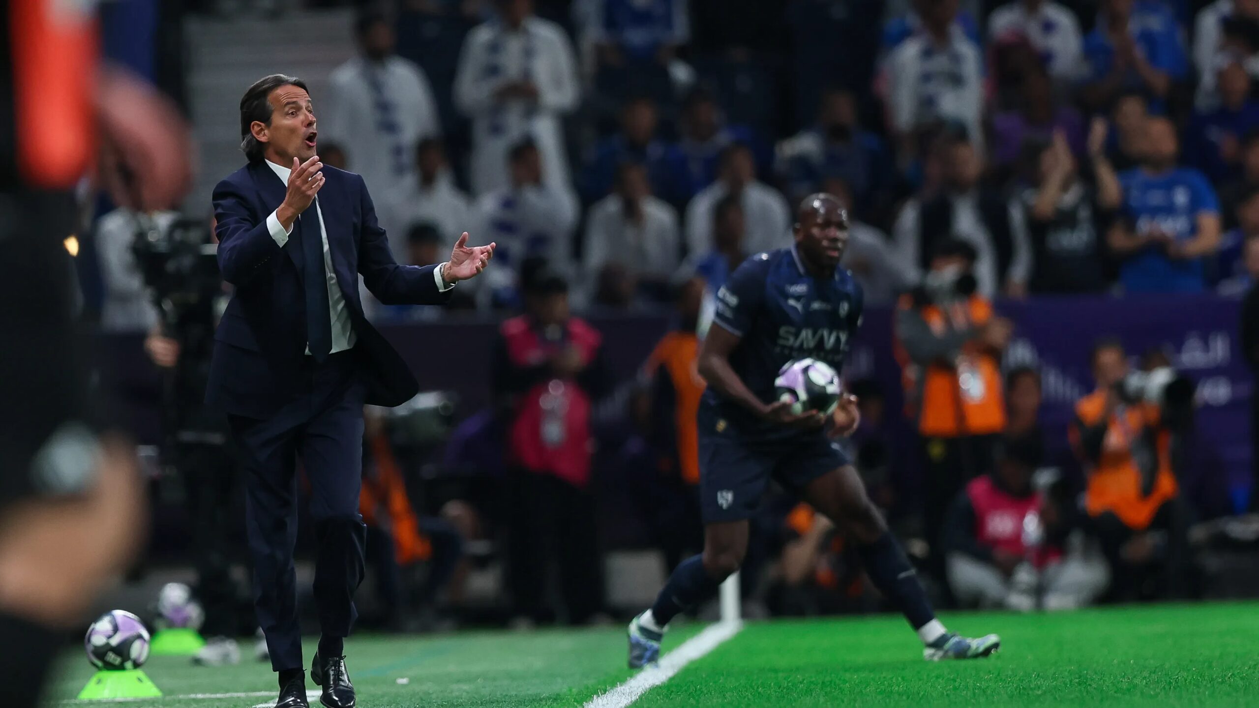 الهلال يلاحق النصر والأهلي وإنزاجي يصر على تحقيق الانتصارات