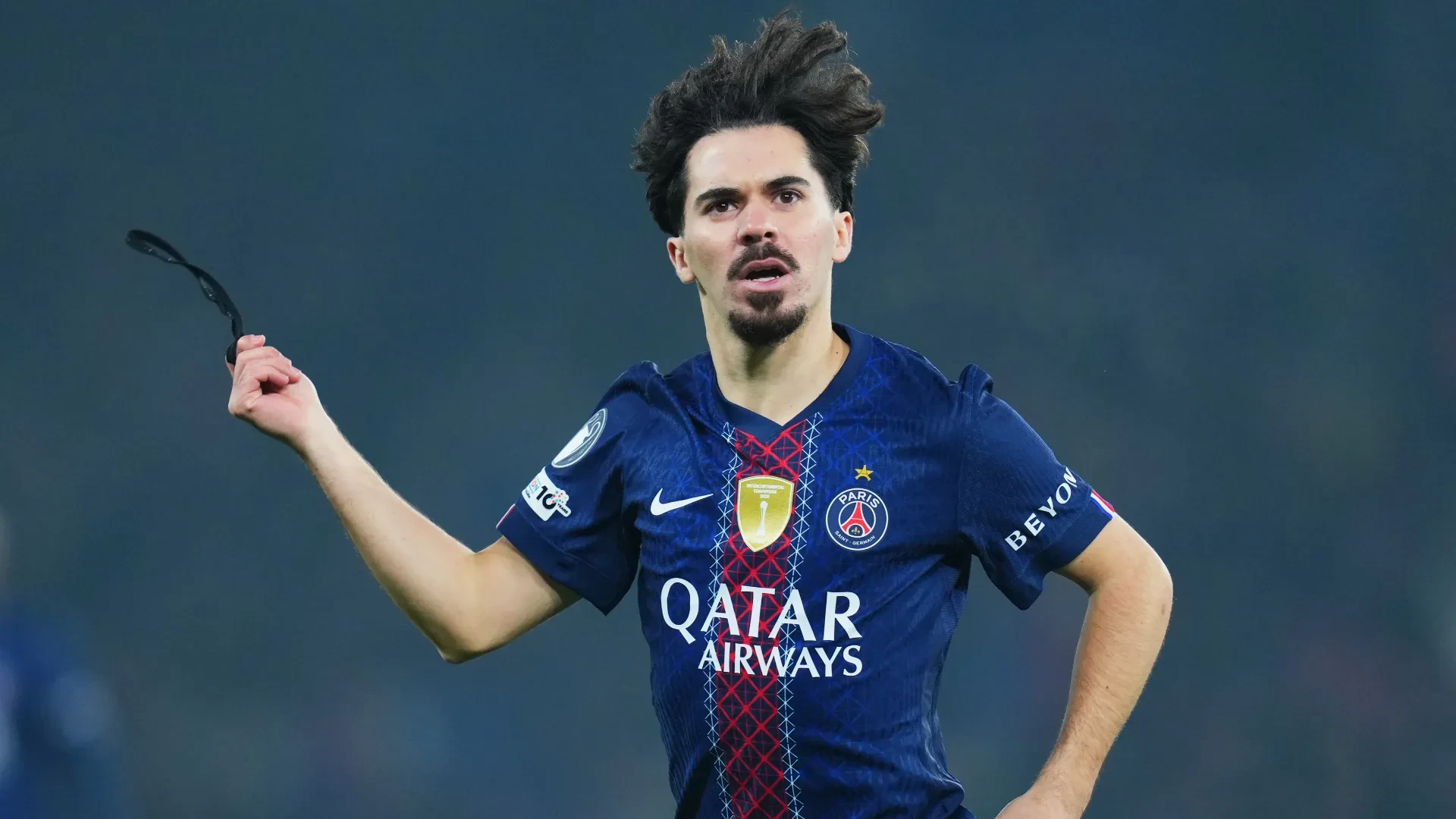 انتقال فيتينيا إلى ريال مدريد يشكل خطوة غير محسوبة ويثير الجدل في عالم كرة القدم