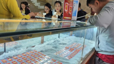 انخفاض تاريخي في سعر سبائك الذهب SJC يتجاوز 6 ملايين دونغ فيتنامي خلال أيام معدودة مباشرةً في بداية مارس