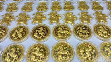 انخفاض قياسي في أسعار الذهب وخواتمه يجني خسائر تقترب من مليوني دونغ فيتنامي في بداية الفترة