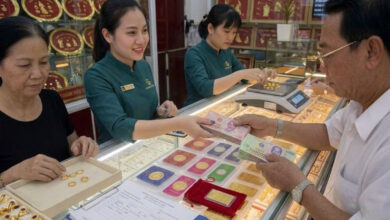 انعكاس مفاجئ يسجل ارتفاعًا تاريخيًا في سعر الذهب بأكثر من مليون دونغ فيتنامي للأونصة بعد هبوط حاد