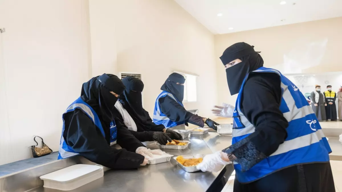 انفجار خيري صادم في رمضان يذهل القطاع الإنساني: توزيع 9906 سلال غذائية و400 سفرة إفطار يومياً وكيف أحدثت المبادرة تحولاً ملحوظاً في الحدود الشمالية