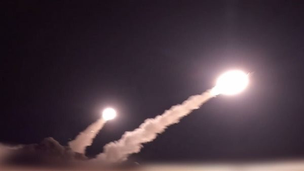 انفجارات تهز وسط إسرائيل بعد إطلاق صفارات إنذار تحذيرية بسبب صواريخ إيرانية متقدمة