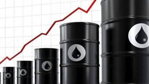 برميل النفط يقترب من حاجز الـ100 دولار في تطور يؤثر على السوق العالمية