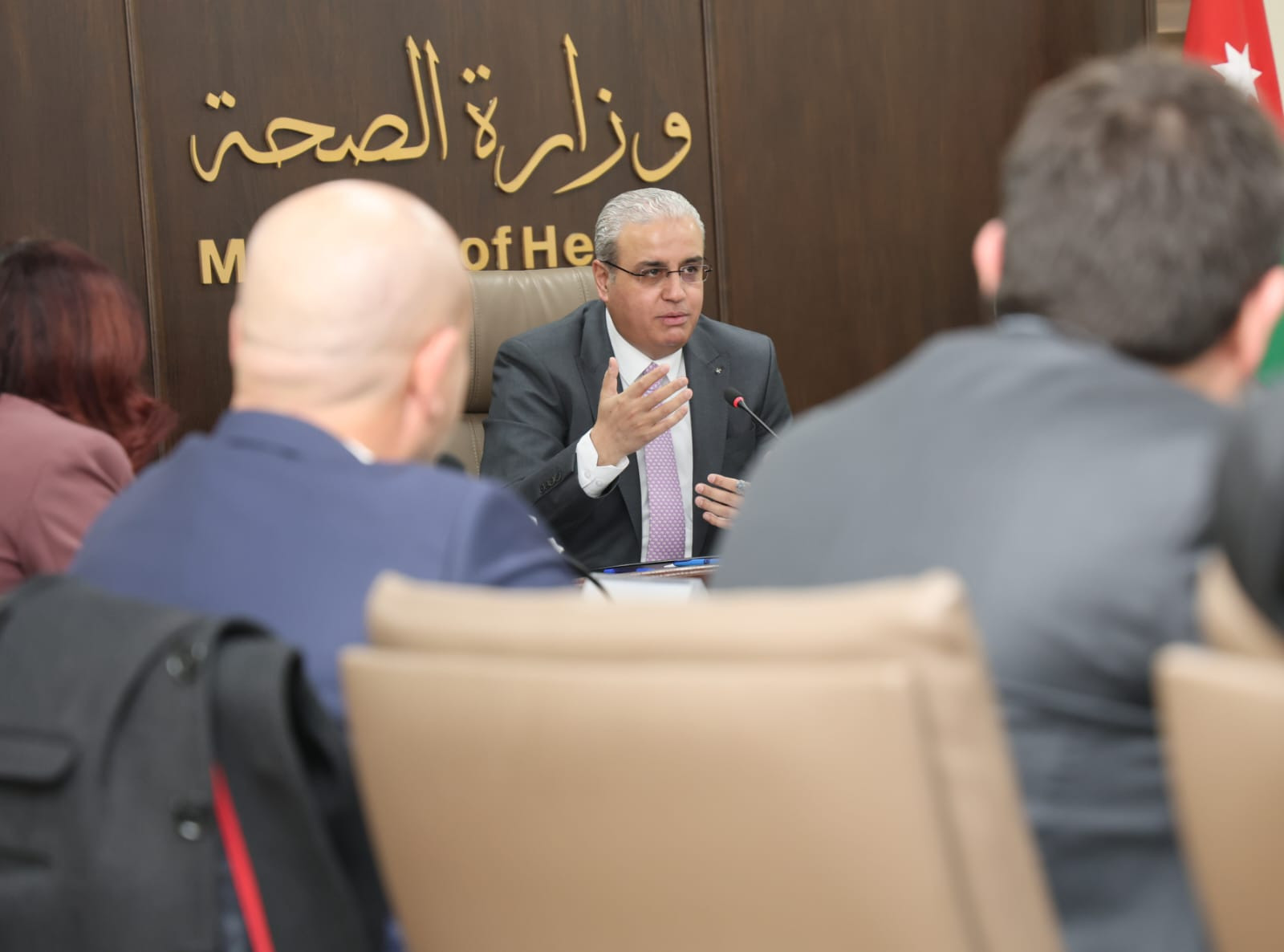 بعد لقائه ممثلي قطاع الأدوية والمستلزمات الطبية.. البدور يؤكد أن مخزون المملكة من الأدوية واللوازم الطبية آمن ويستمر لعدة أشهر