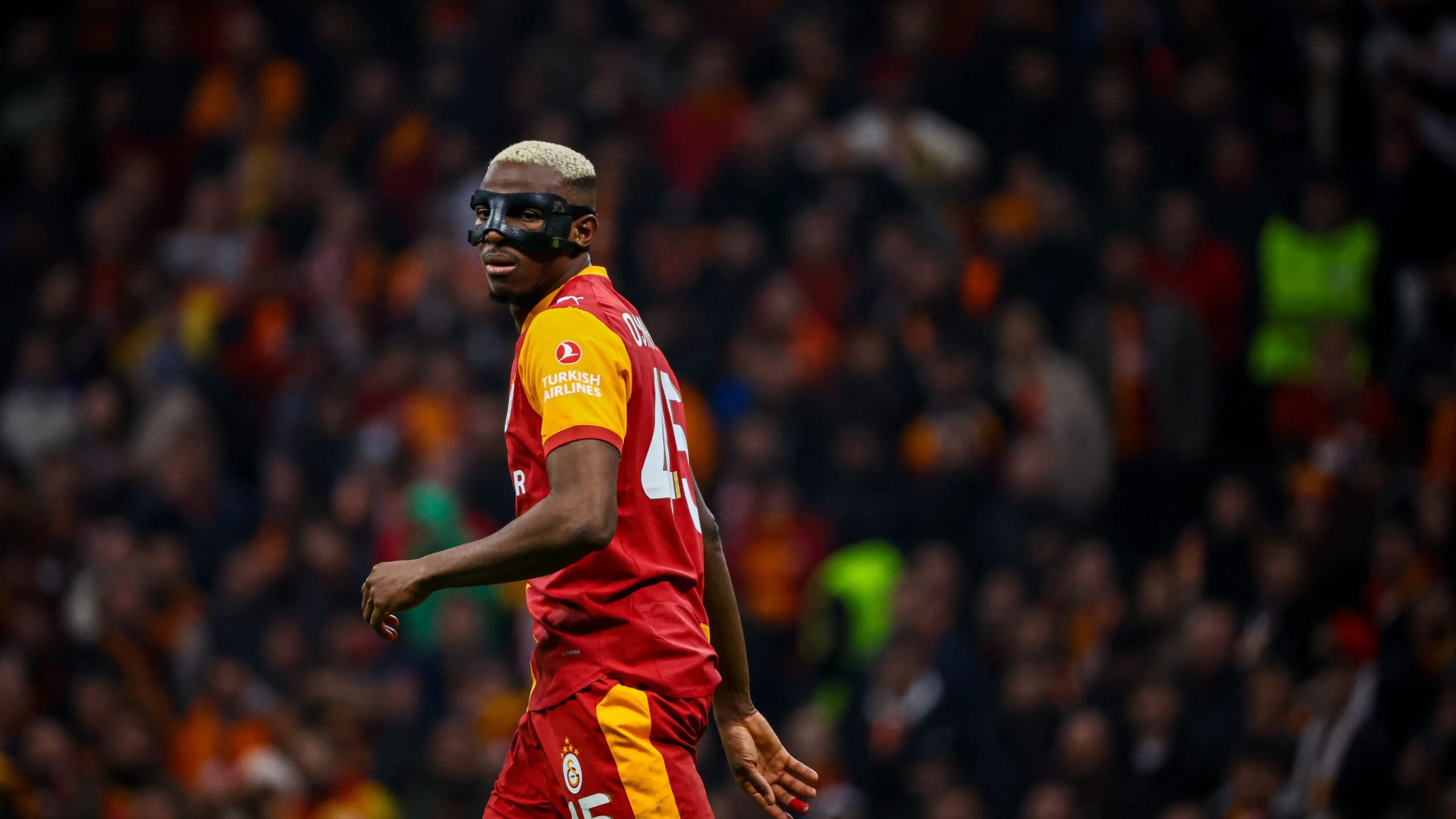 بين الطمع والانتماء كواليس مثيرة حرم الهلال من أوسيمين وبرونو فيرنانديز